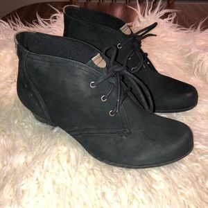 Cobb Hill ankle boots size 7.5 M